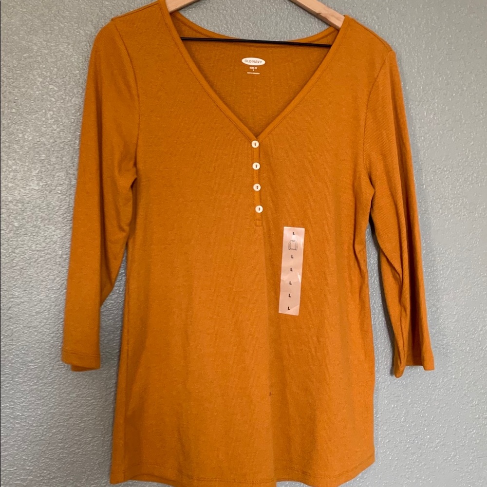 Quarter sleeve shirt *BRAND NEW*